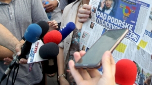 Lokalni mediji u Srbiji: Gu&scaron;e se stalno pa ko preživi