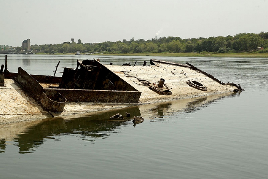 Olupine ratnih brodova izronile na površinu Dunava